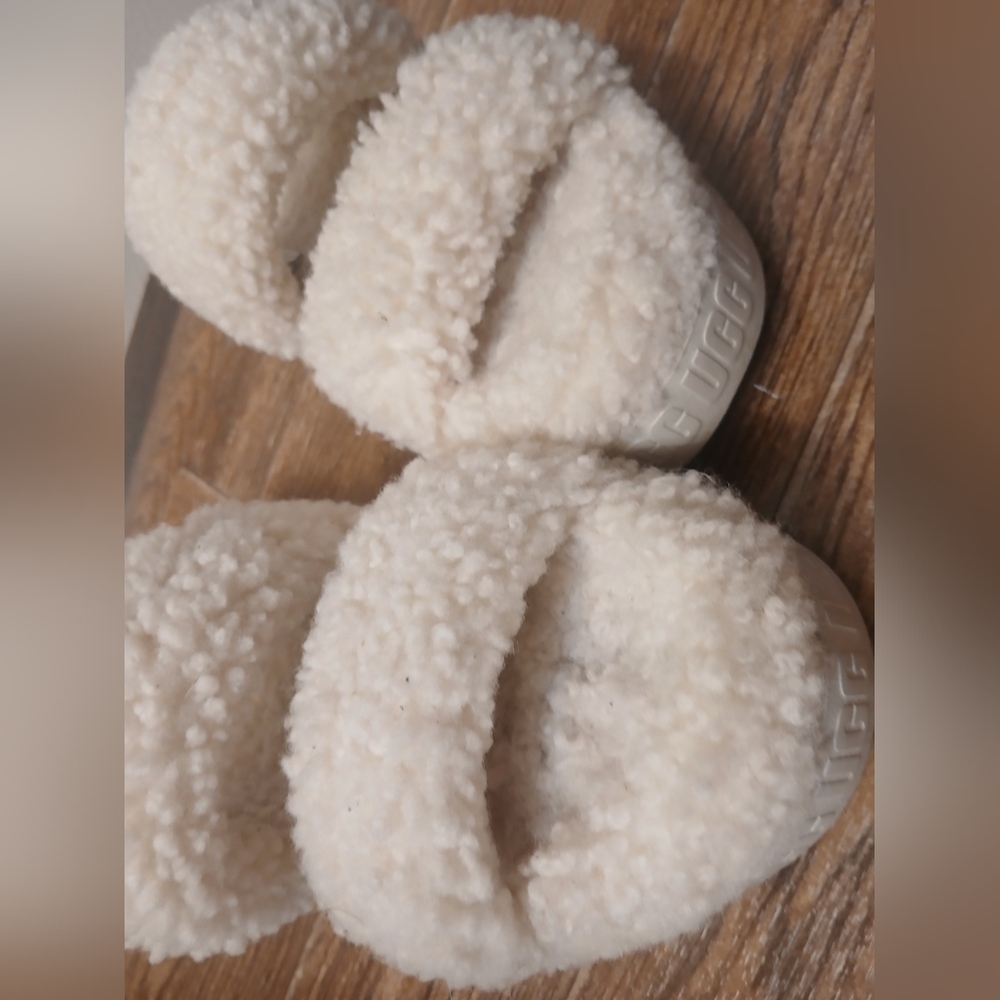 Cozy Cream Fluffy Women's Slides - Picture 6 of 6